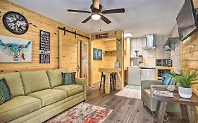 Charming Pigeon Forge Apt - 3 Miles To Dollywood!